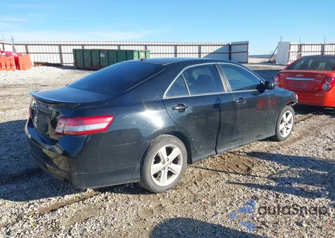 2011 Toyota Camry Se z USA, uszkodzony, nr VIN 4T1BF3EK0BU195429